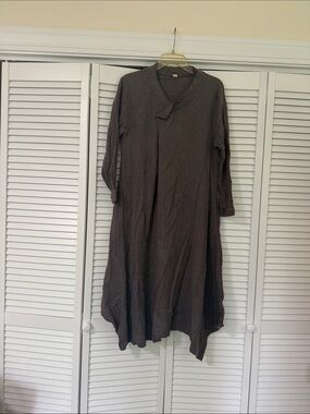 Relaxed Midi Dress in Gray